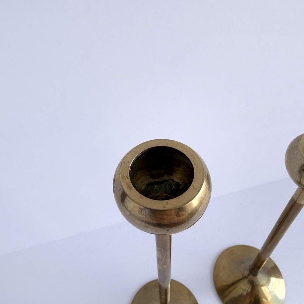 Set Of 2 Graduated Brass Candle Stick Holders Tulip Cup Scandinavian VTG Mcm - Picture 2 of 6